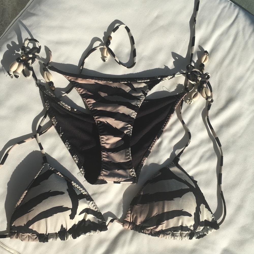 🌸2 for $30 H&M zebra print swimsuit size 4